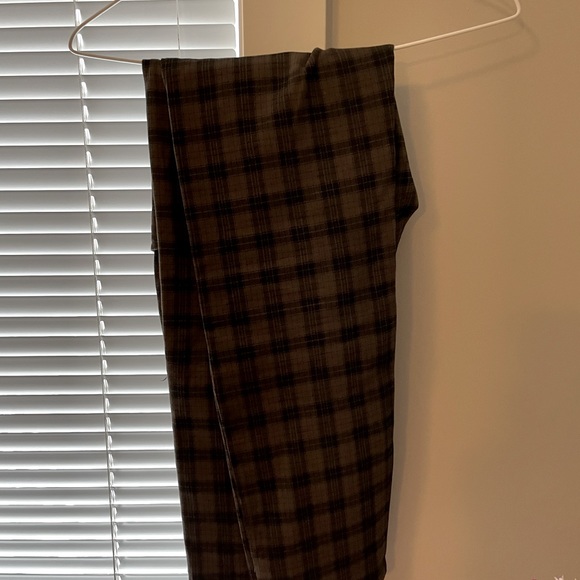 Plaid pant, excellent for fall - Picture 2 of 3